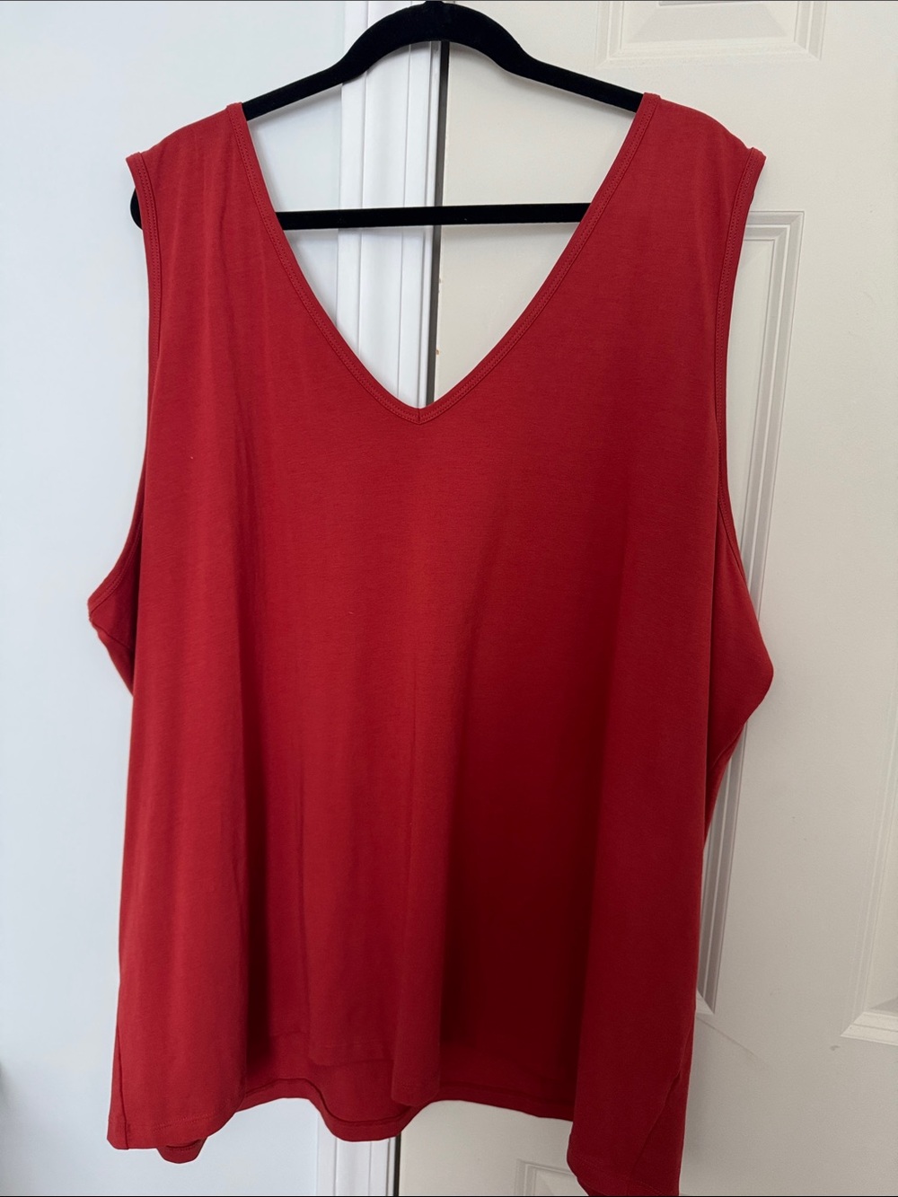 Universal Standard Sleeveless V-Neck Women’s Tank Top - Brick Red